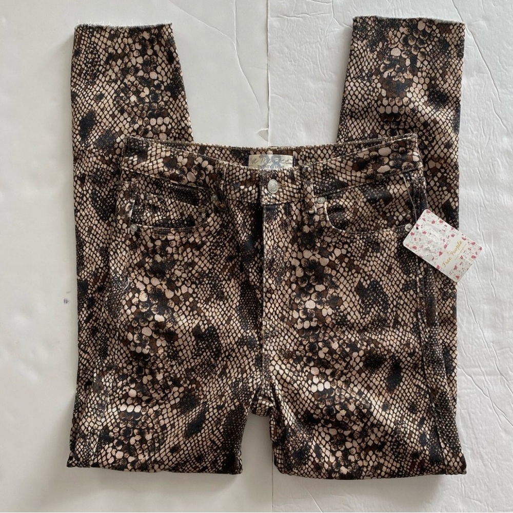 3 for 30$ Free People high waisted denim. NWT